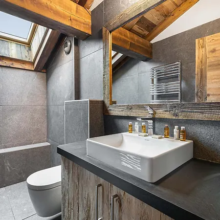 Chalet Centre Avec Hammam Et Terrasse, 5 En Suite, Proche Commerces - Fr-1-569-181